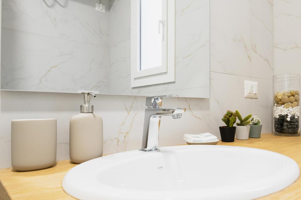Appartement Easylife - Oasi Chic Pochi Passi Dai Navigli à Milan Extérieur photo
